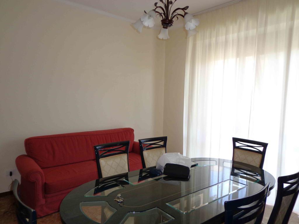 Appartamento Vacanze Κατάνια Δωμάτιο φωτογραφία