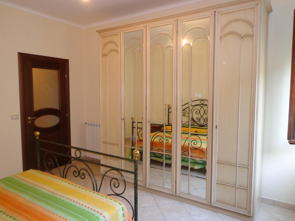 Appartamento Vacanze Κατάνια Δωμάτιο φωτογραφία