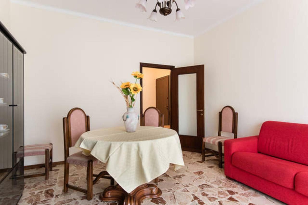 Appartamento Vacanze Κατάνια Δωμάτιο φωτογραφία